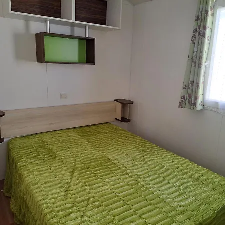 Land'shause פטיאס