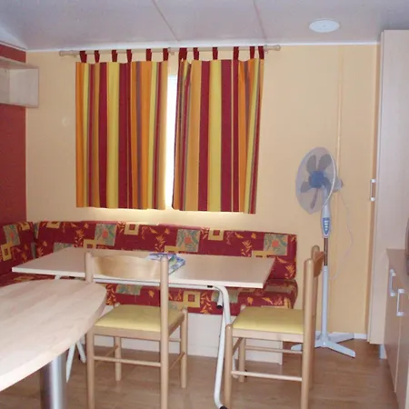 Land'shause פארק נופש פטיאס