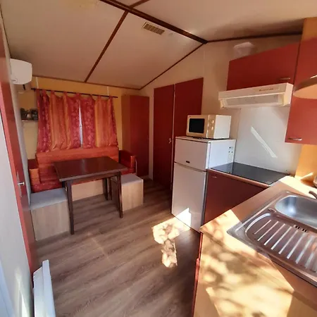 Land'shause פטיאס