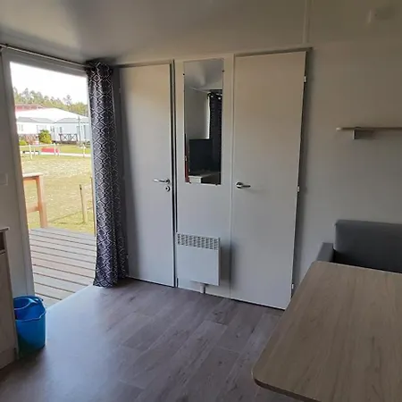 Land'shause פארק נופש 2*
