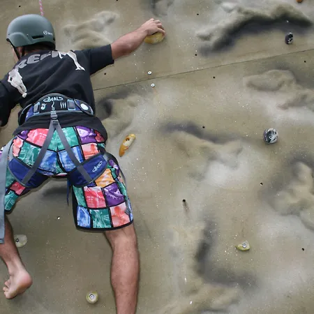 Land'shause База отдыха 2*