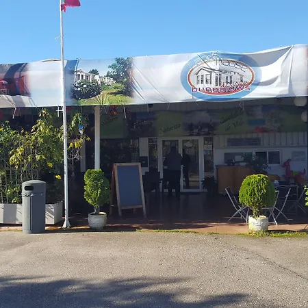 Land'shause База отдыха 2*