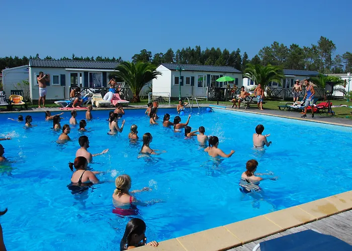 Aldeamento Turístico Land'shause 2*